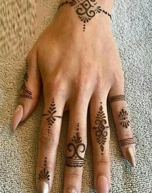 easy simple finger mehndi design