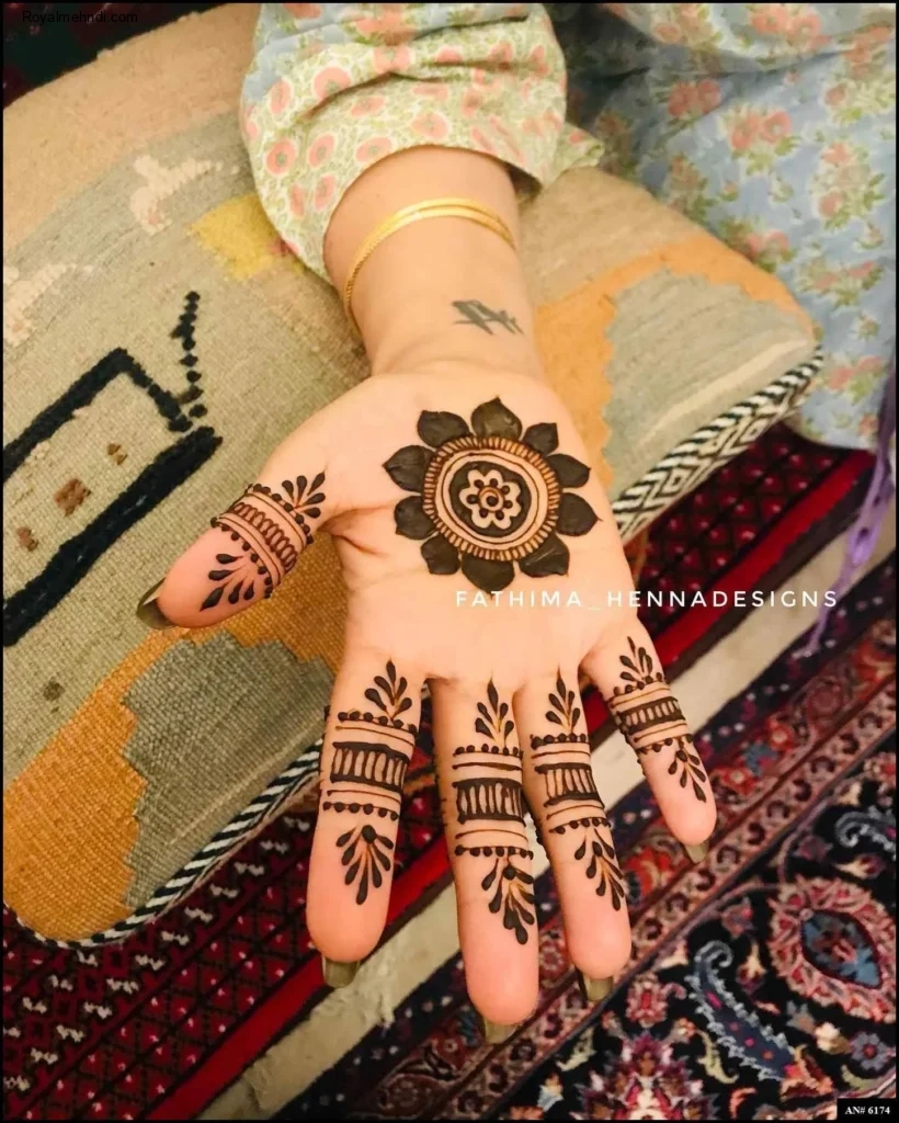 simple mehndi design photo